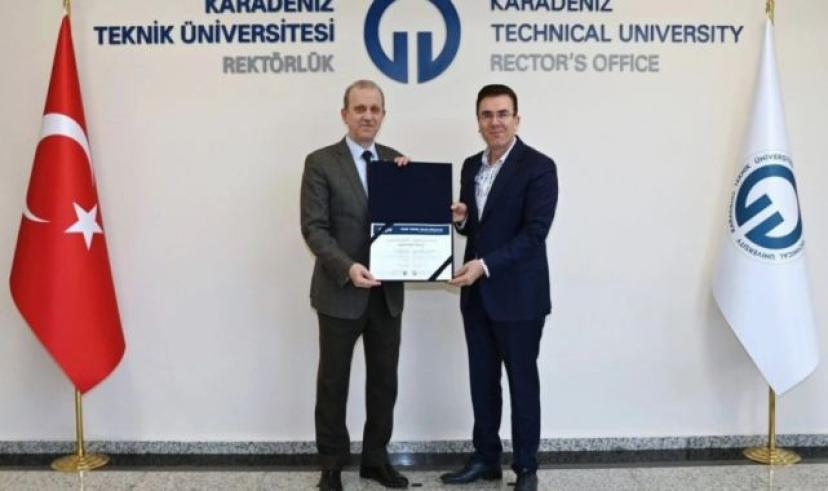 Vakfıkebir eski Belediye Başkanı Balta yüksek lisansını tamamladı