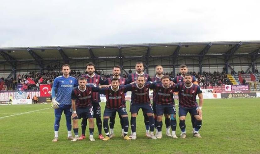 Düzcespor, Silifke Belediyespor’u yendi, ikinci oldu
