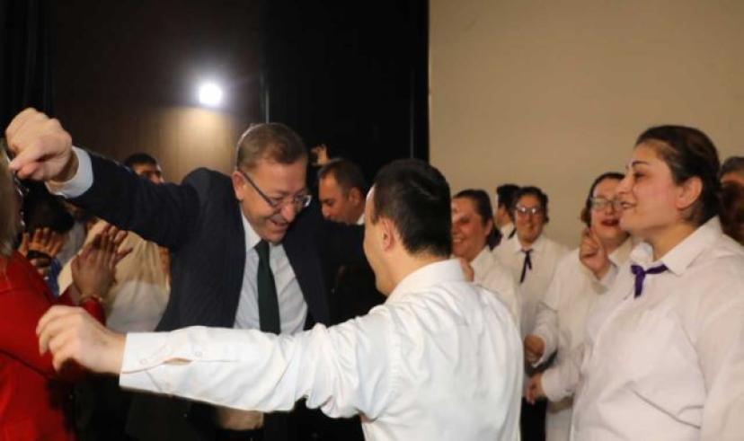 Kars’ta Dünya Engelliler Günü’nde özel çocuklar sahne aldı