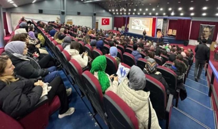 Kars’ta ”En İyi Narkotik Polisi ANNE” projesi ve UYUMA uygulaması hakkında eğitim verildi