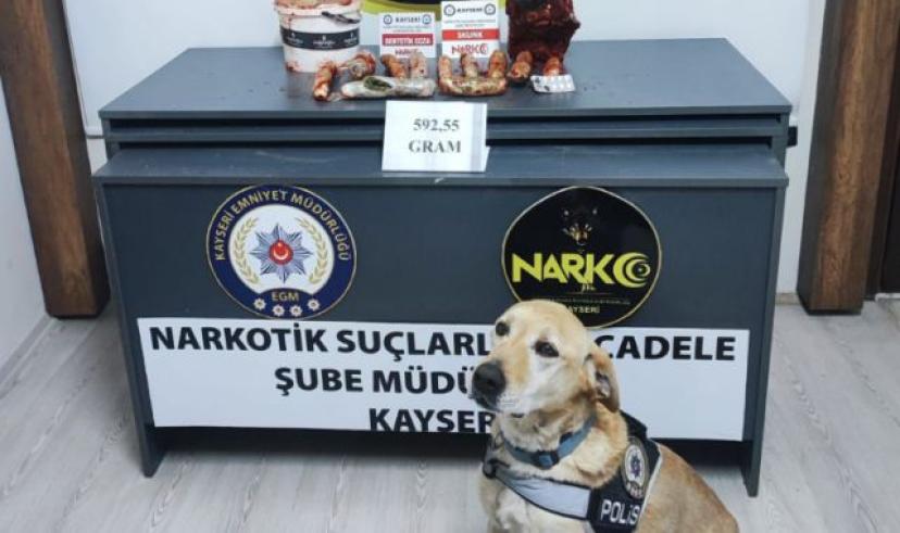 Salça bidonunda uyuşturucu madde bulundu: Kayseri’de operasyonla bir kişi yakalandı