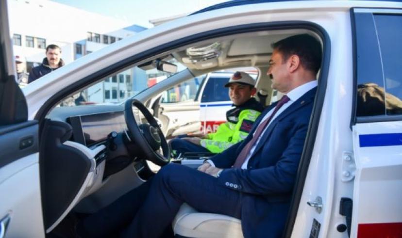 Tunceli’de emniyet ve jandarmaya 44 araç tahsis edildi