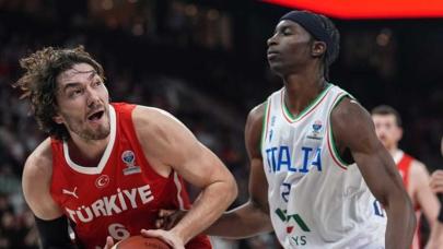 A Milli Erkek Basketbol Takımı, İtalya'ya 80-67 mağlup oldu