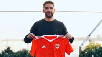 Adanaspor'dan kanat takviyesi: Candeias imzayı attı