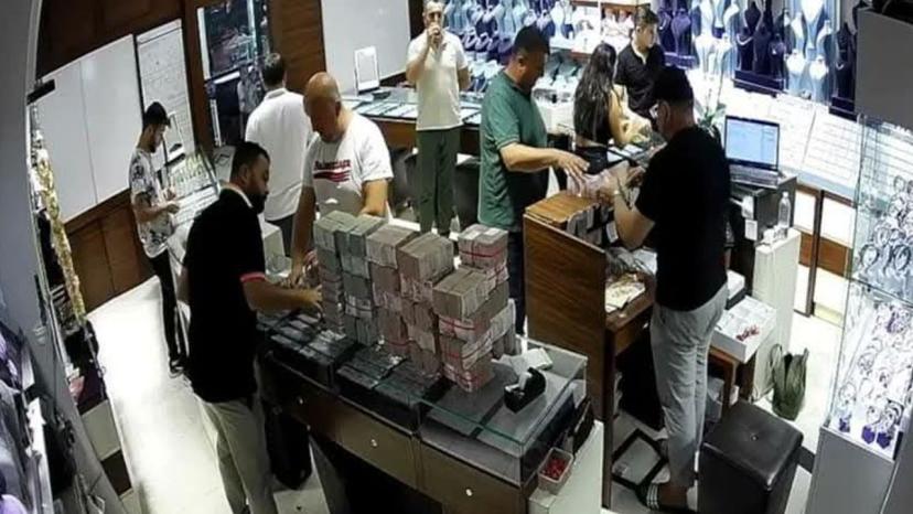 Antalya'da yasa dışı para transferi operasyonu: 17 şüpheli gözaltında