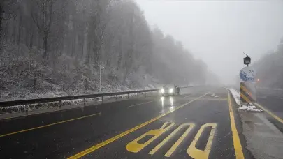 Bolu Dağı Tünelinde kar ve sis etkili oluyor