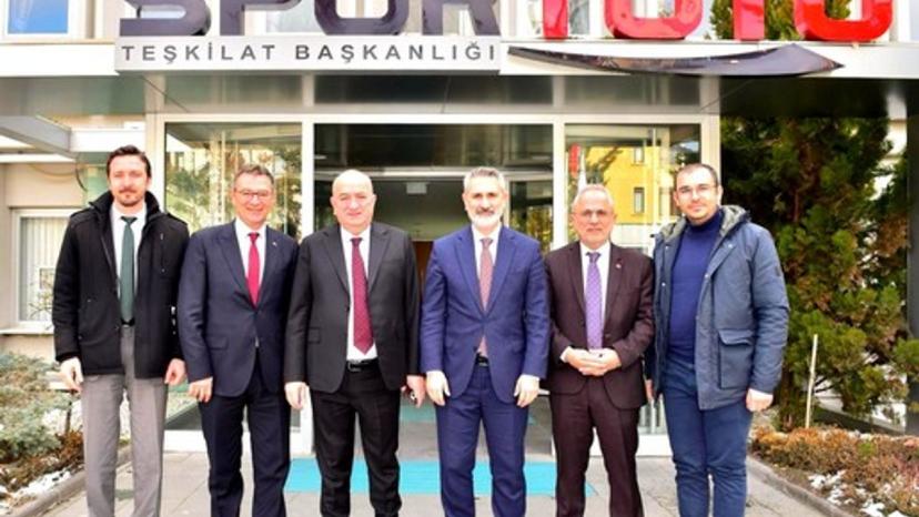 Ayhan Gider: "Gençlerimizin başımızın üstünde yeri var"