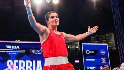 Bakan Bak'tan Dünya Şampiyonuna Tebrik