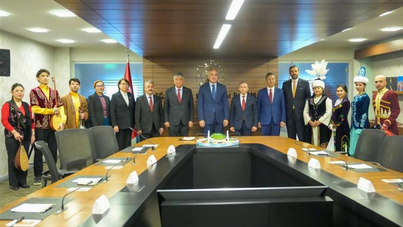 Bakan Ersoy Türk Dünyasına Seslendi