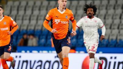 Başakşehir, Sivasspor'u Deniz Türüç'le geçti