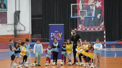 Geleceğin yıldızları UEFA Playmakers Kars Merkezi'nde yetişiyor