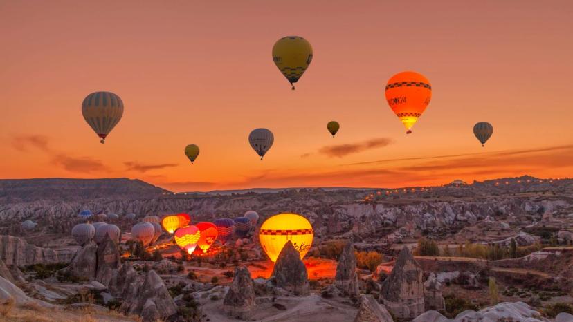Kapadokya'da bayram balonlarla renklendi!