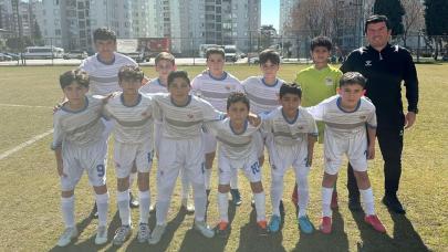 Kemer'li gençler bir puanı 3 golle aldı