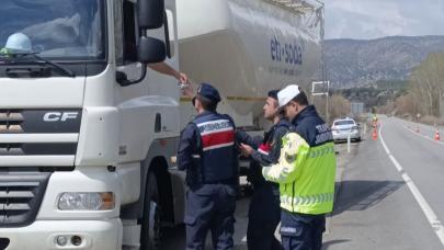 Nallıhan'da jandarma ve polisten şeker tadında uygulama