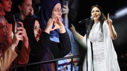 Ünlü sanatçı Zara, Antalya'da konser verdi