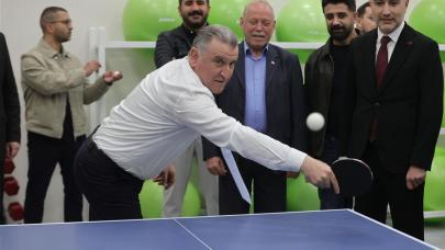 Bakan Bak, Zeytinburnu Spor Merkezi'nin açılışına katıldı