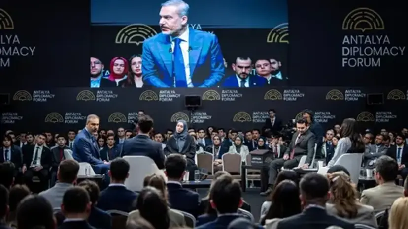 Bakan Fidan üniversitelilerle “ADF Youth”ta buluştu