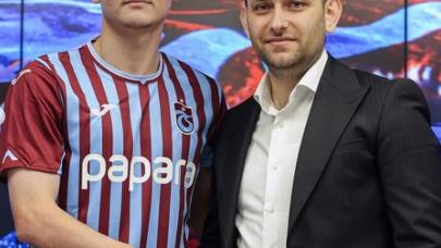 Trabzonspor U19 futbolcusu Esat Yiğit Alkurt, profesyonel sözleşme imzaladı