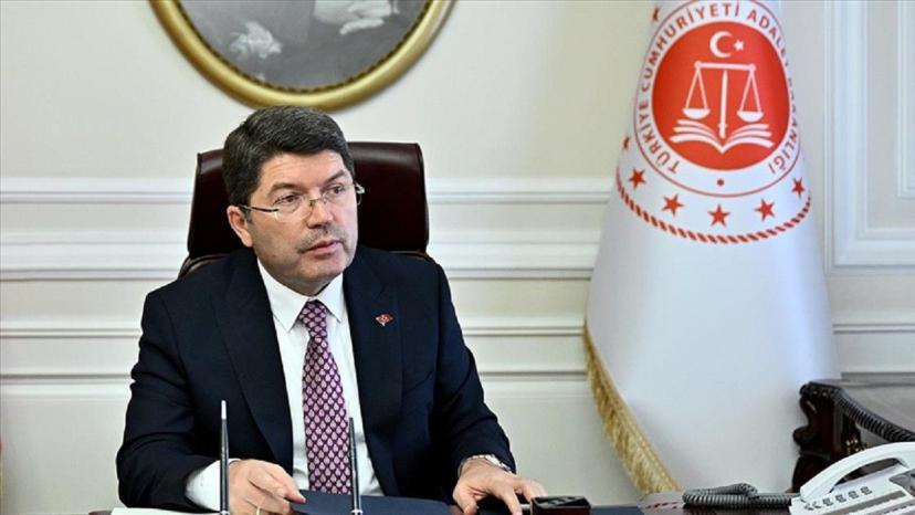 Yılmaz Tunç'tan Mahmut Tanal'a: Haber verseydi Bakanlığa davet ederdim