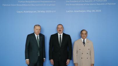 Cumhurbaşkanı Erdoğan, Aliyev ve Şahbaz Şerif ile Laçın’da bir araya geldi