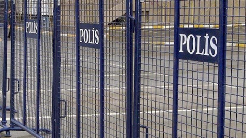 İzinsiz gösteride pankart taşıyan 3 kişiye 4 yıla kadar hapis talebi