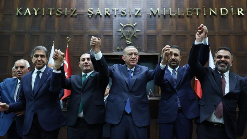 Milletvekili Ekici ve 4 Belediye Başkanı AK Parti’ye katıldı