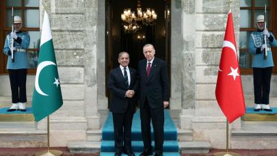Pakistan ve Türkiye arasındaki kardeşlik mesajları: Şahbaz Şerif’ten Erdoğan’a teşekkür