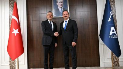 Anayasa tartışmaları siyasetin gündeminde: Ağıralioğlu ve Özel'den açıklamalar