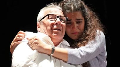 Ayvalık Belediye Tiyatrosu’na üç dalda ödül