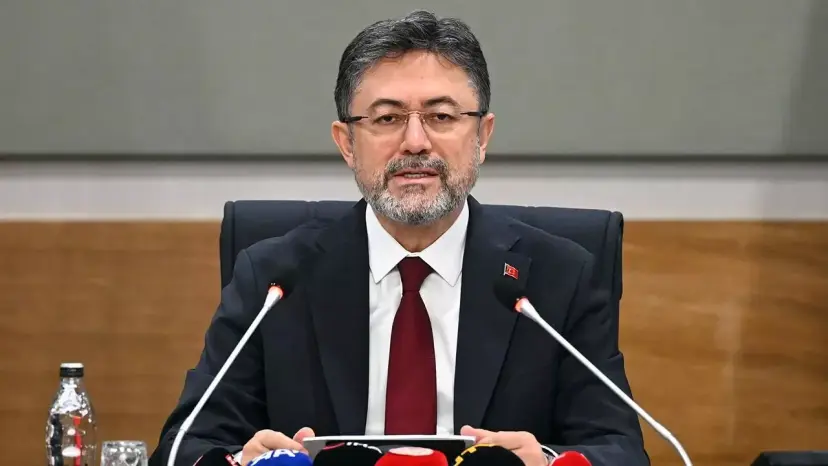 Bakan Yumaklı: “25 bin ateş savaşçısı kardeşim ile birlikte orman yangınlarıyla mücadele ediyoruz