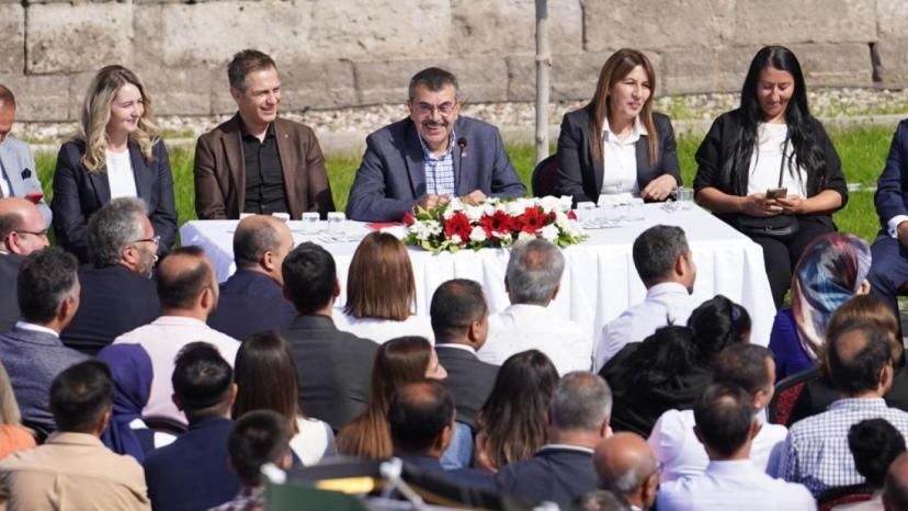 Öğretmenler Eğitime İstediği İl'de Katılabilecek