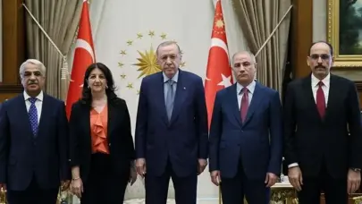 Cumhurbaşkanı Erdoğan, DEM Parti heyetiyle Beştepe’de: "Tarihi bir görüşme"