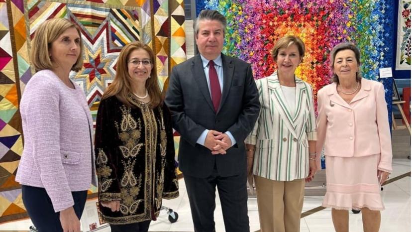 Türk Çini Sanatı New York'ta: Almula İdil Kılıç ve Amerika Türk kadınlar Birliği işbirliği