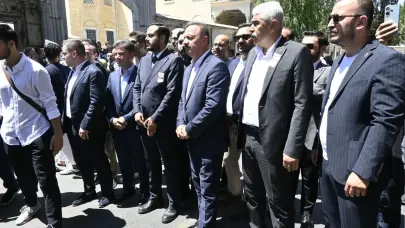 Yavuz Ağıralioğlu şehit Piyade Sözleşmeli Er Ahmet Gültekin'in cenaze törenine katıldı